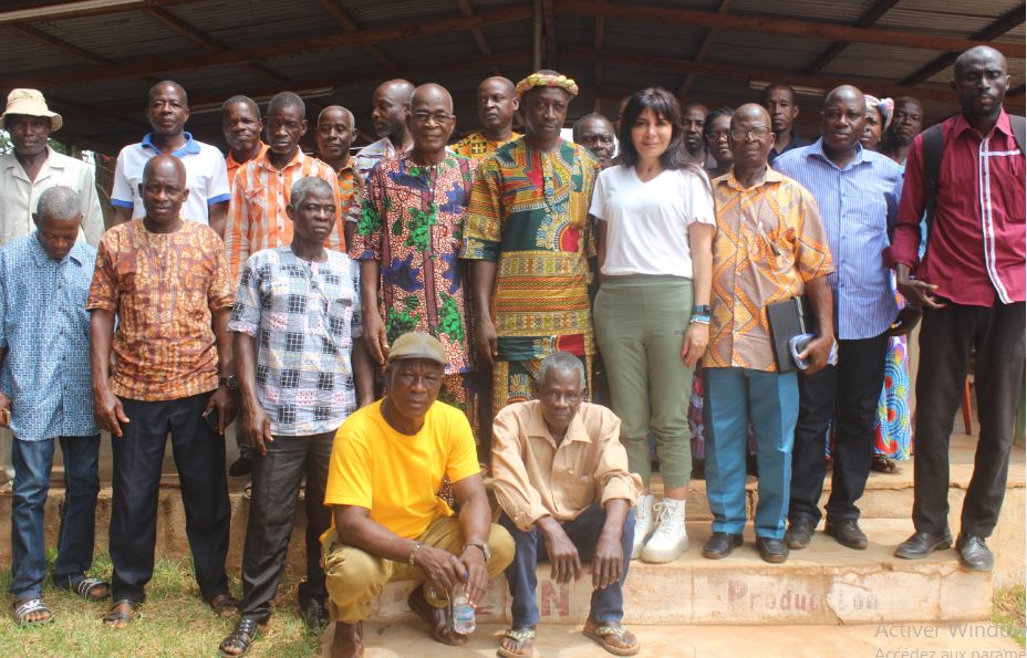 14/03/22  Kokumbo: Le Président DOUMBIA LACINA, avec son partenaire chocolatier ivoirien porteurs de plusieurs projets à l'endroit des agriculteurs de café-cacao